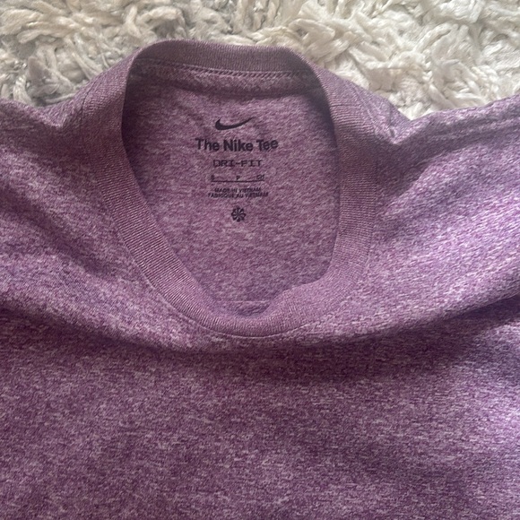 Womens Nike “The Nike tee”. Dri-fit size small. Set of 5 t-shirts - Picture 3 of 3